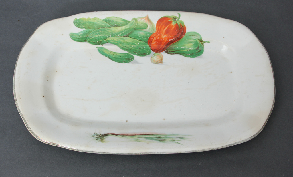 Faience serving plates 