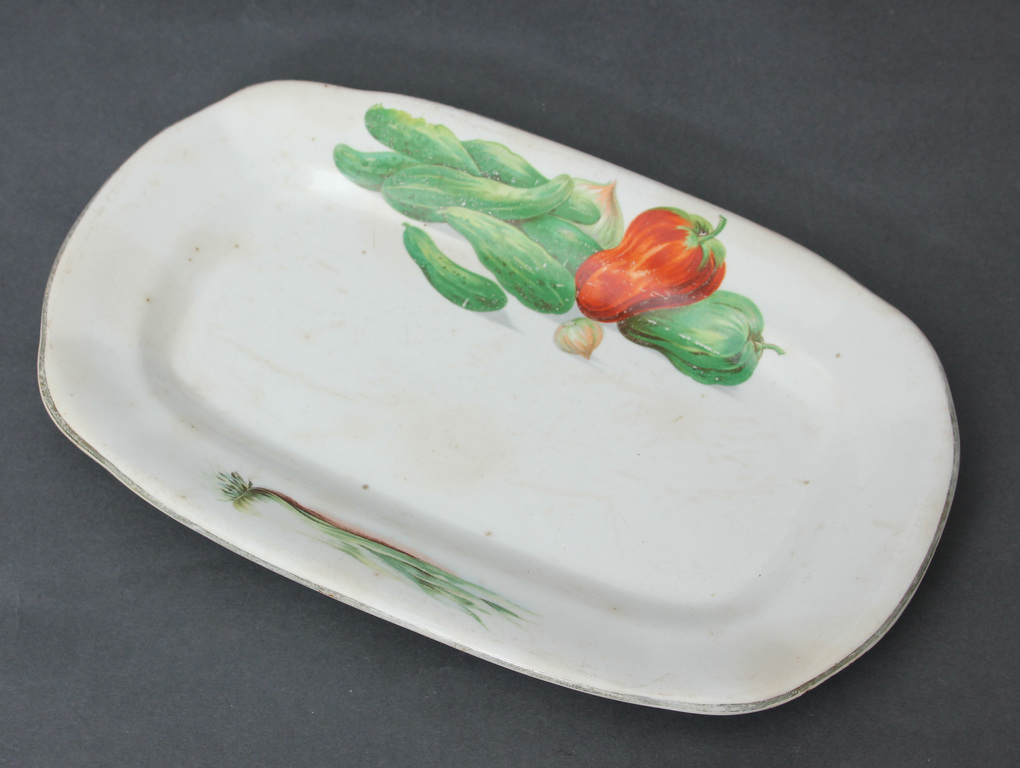 Faience serving plates 