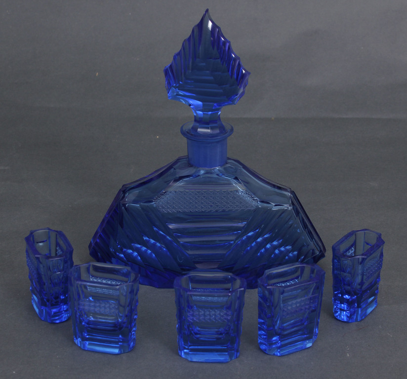 Set of colored glass - decanter and 5 glasses