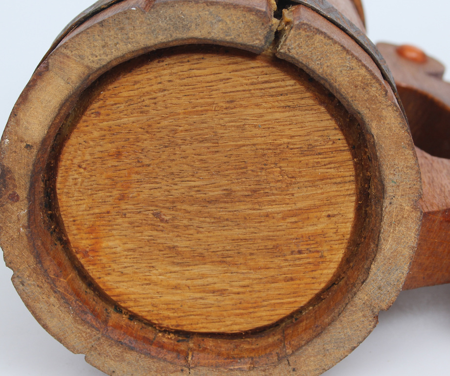 Деревянная пивная чашка с янтарем