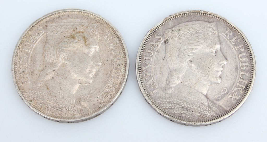 Серебряная монета 5 латов 2 шт.