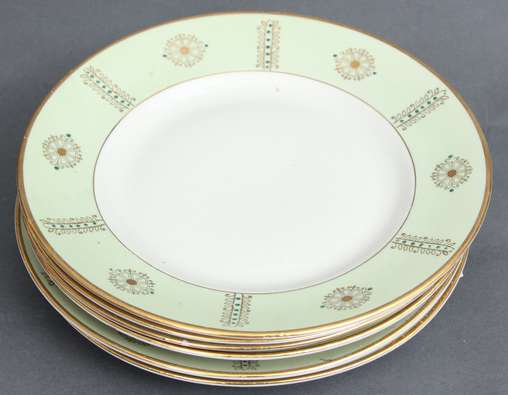 Porcelain plates 6 pcs