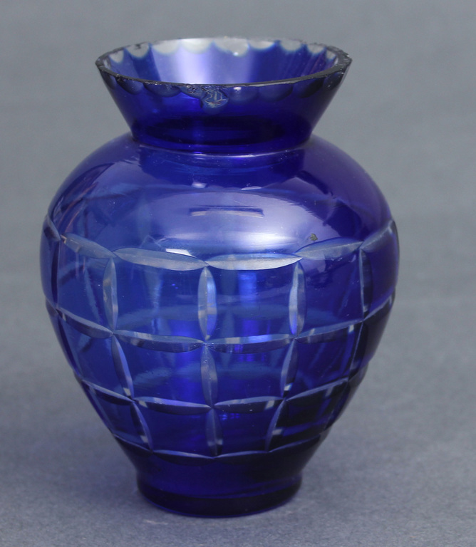 Стеклянная ваза из голубого стекло