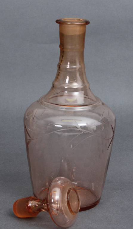 Glass decanter for the water
