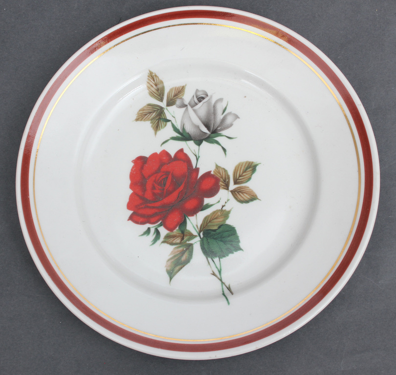 Porcelain plates (13 pcs) 