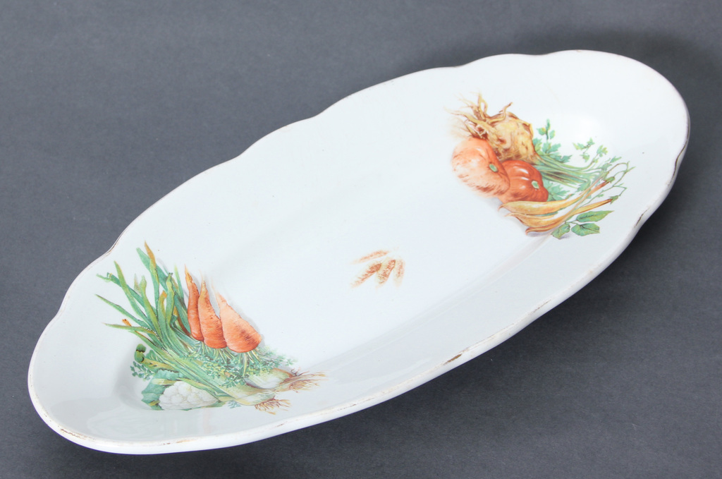 Ceramic serving plate 