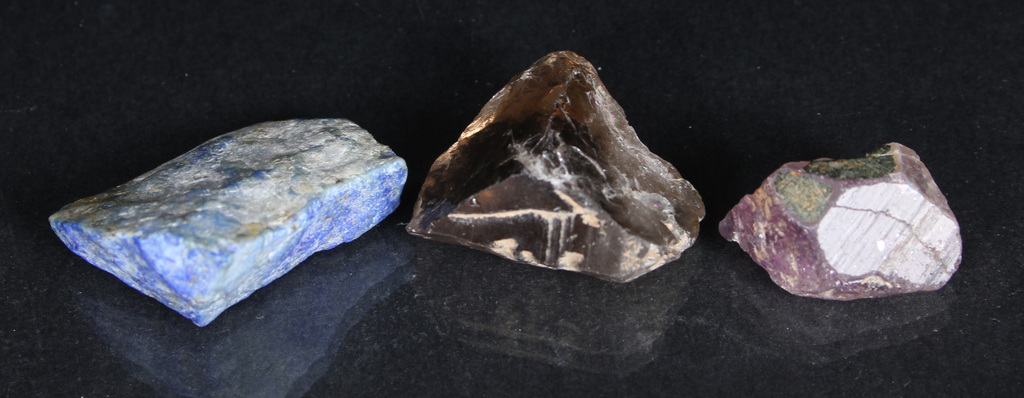 Set of 3 gemstones