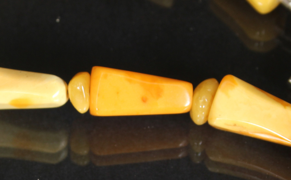 Silver necklace with Baltic Sea amber