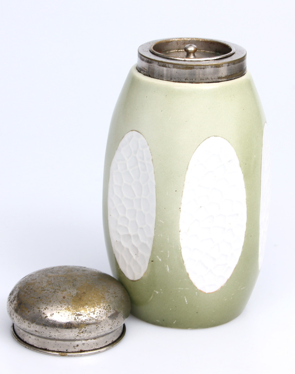 Porcelain tea container with metal lid