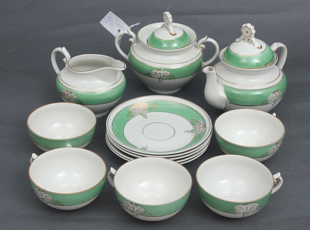 Porcelain set for 5 persons 