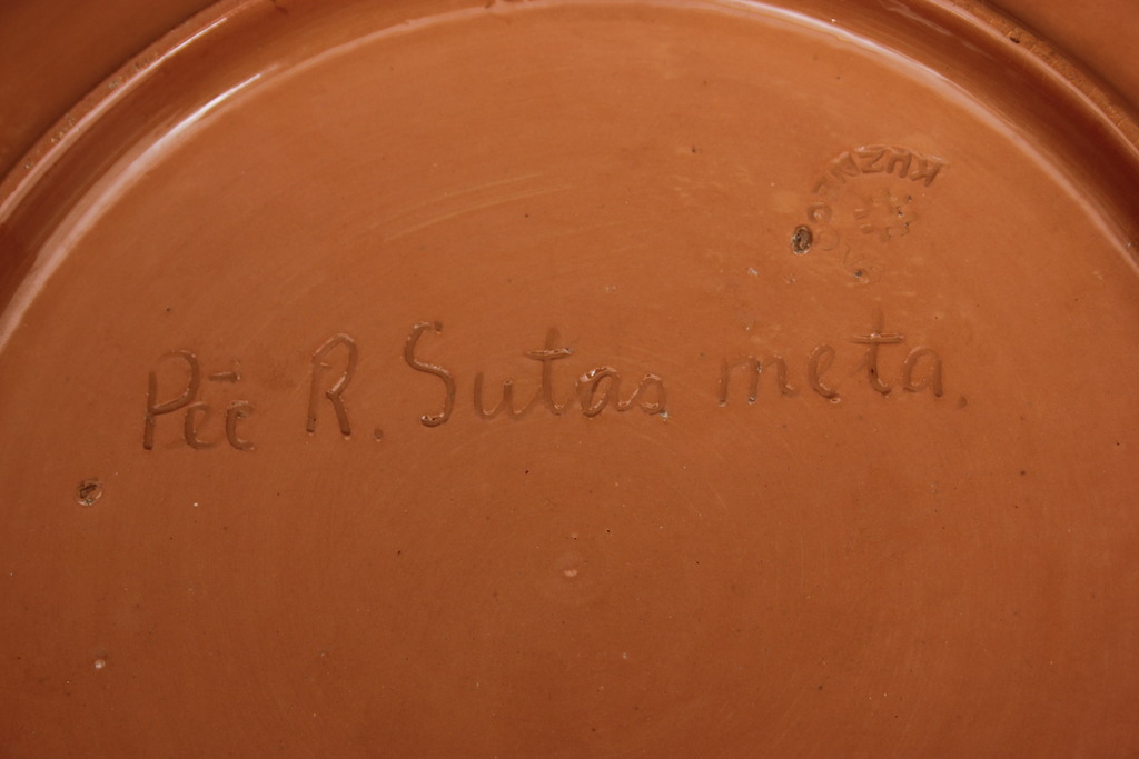 Decorative ceramic plate according to a sketch by Roman Suta
