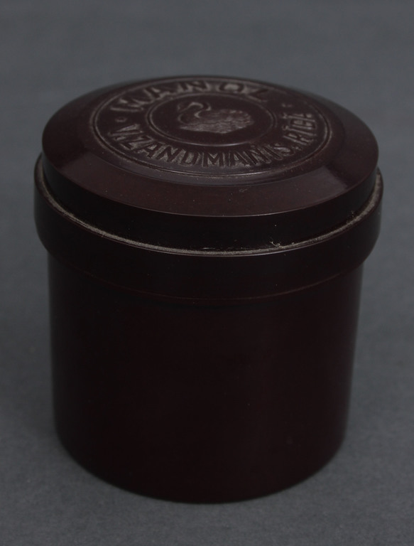 Container with lid 