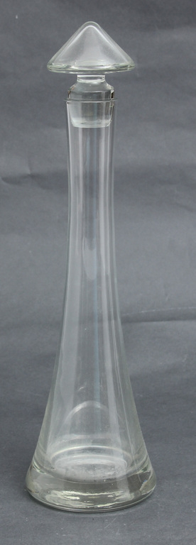 Glass decanter for white wine 