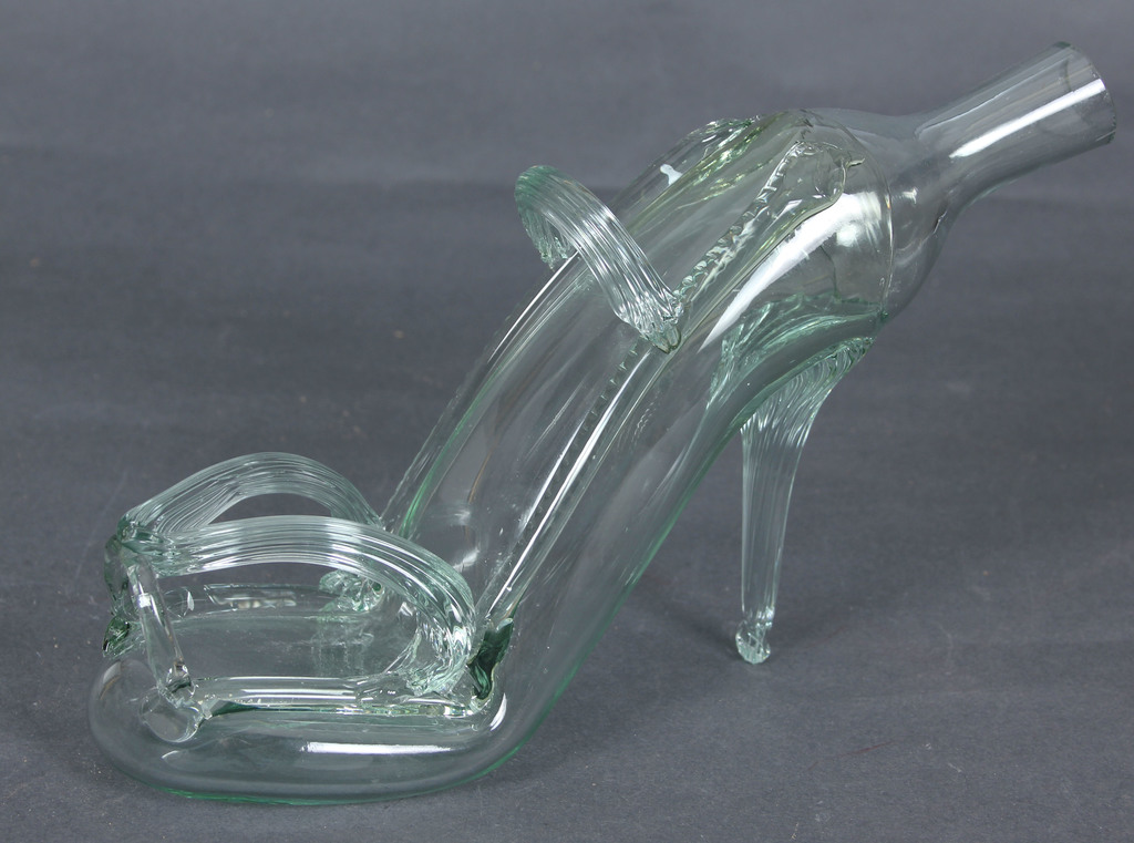 Glass bottle in the form of women's shoes