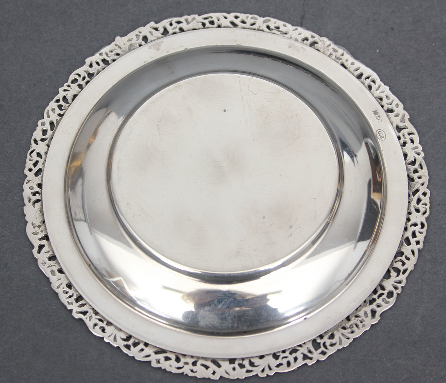 Silver plates (5 pieces)