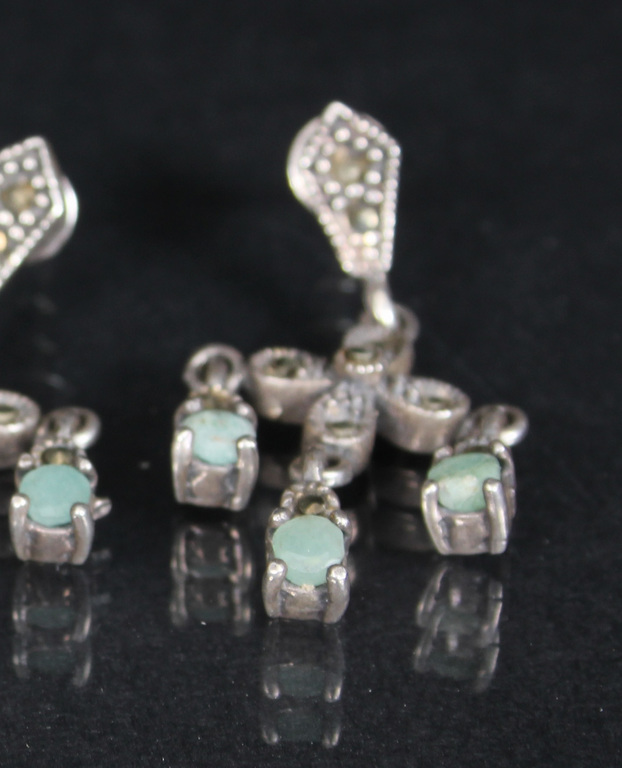 Silver earrings with beryl