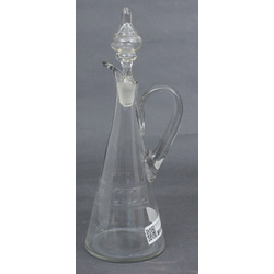 Glass decanter with engraveing