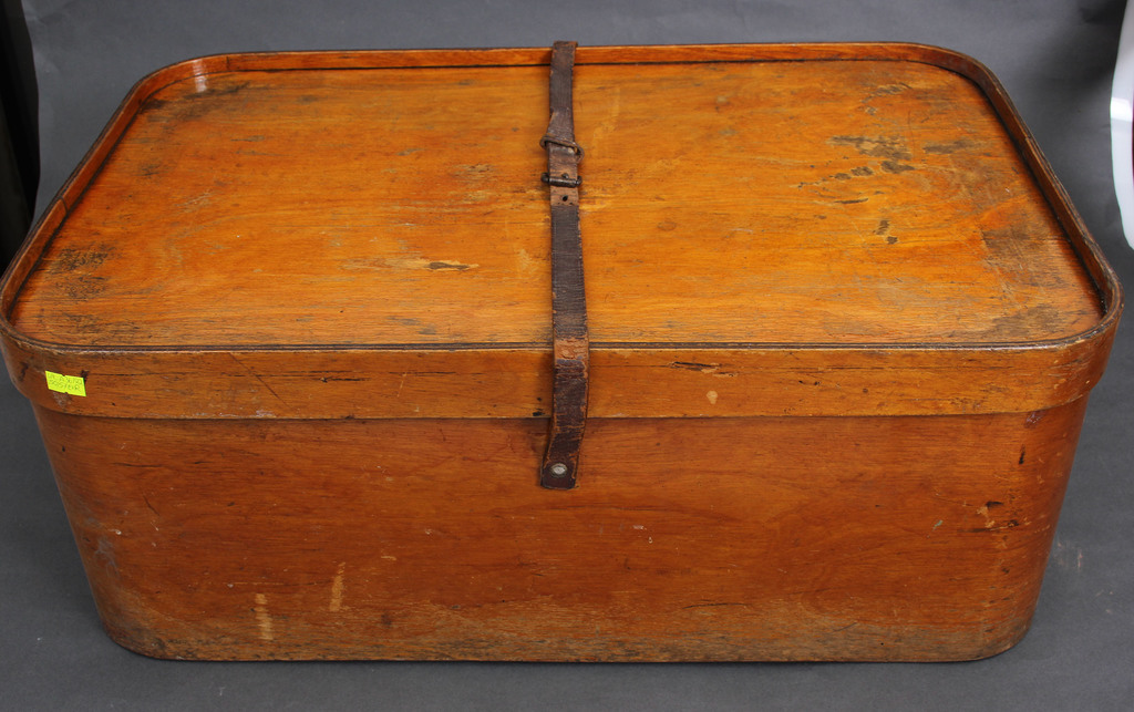 Wooden travel box