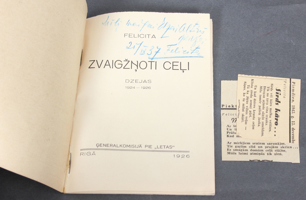 Felicita, Zvaigzņoti ceļi(with the author's autograph), with a cover by Sigismund Vidberg