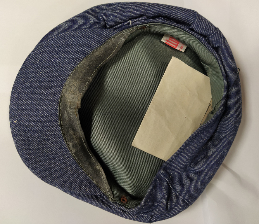 Hat (unused, with tag)