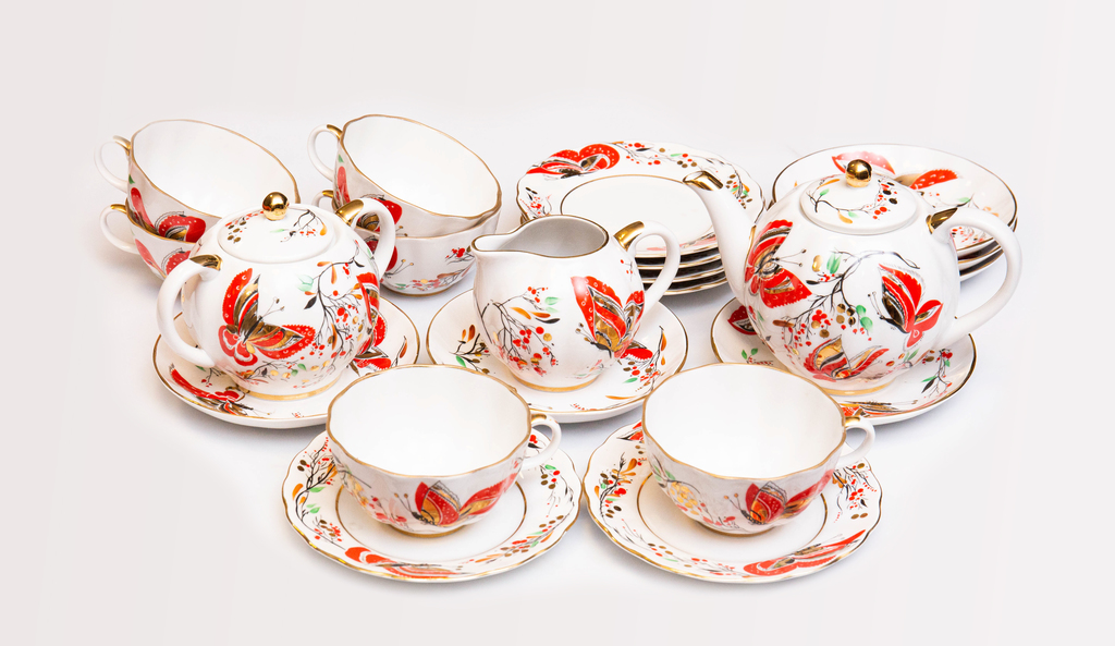 Porcelain set for 6 persons