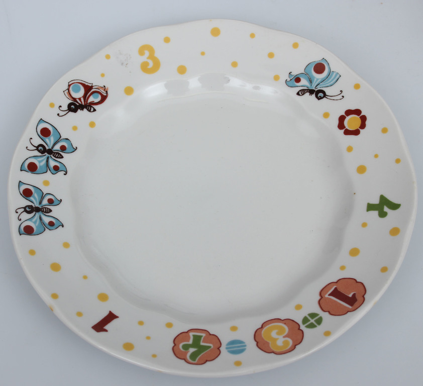 Porcelāna komplekts bērniem - krūze, šķīvītis, dziļais šķīvis 