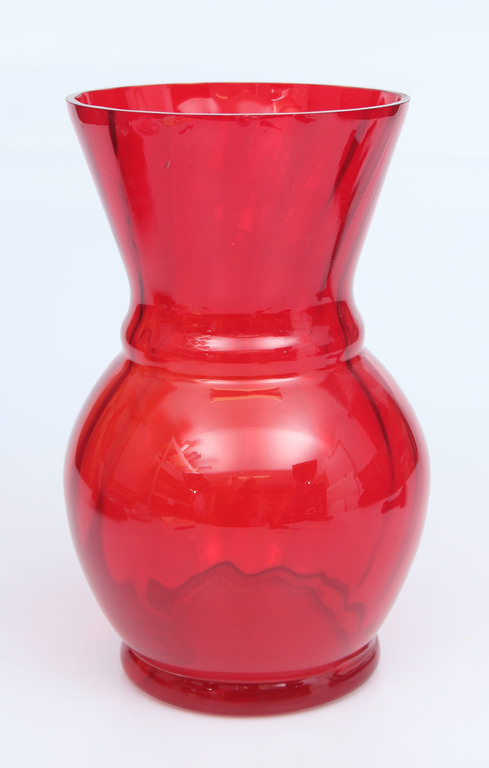 Red glass vase