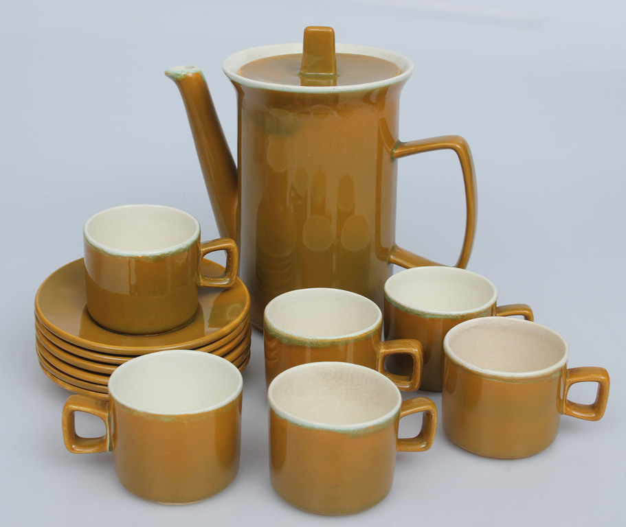 Faience set in art deco style for 6 people (incomplete)