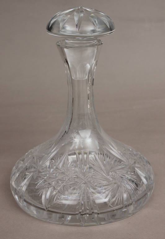 Glass decanter with metal tray