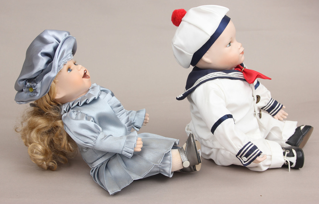 2 dolls - a boy and a girl