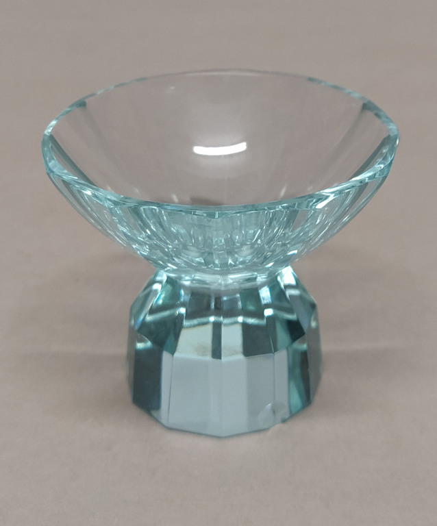 Kristāla stikls karafe ar sešām glāzītēm un pelnutrauku(stikls maina krāsu)