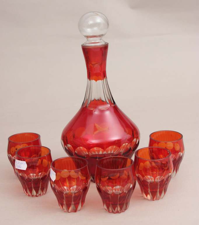 Набор красного стекла - графин, 6 стаканов