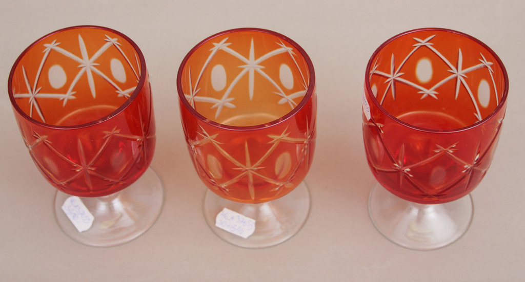 Red glass set - 3 glasses