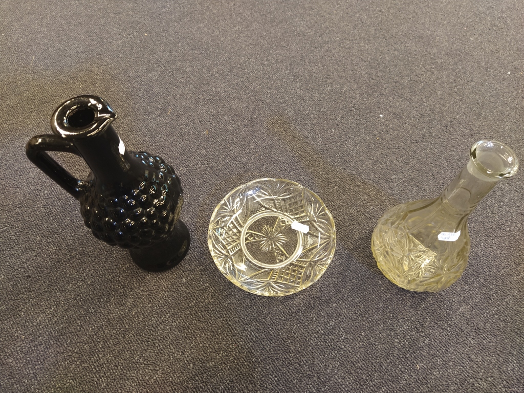 Glass set - 1 jug, 1 decanter, 1 plate