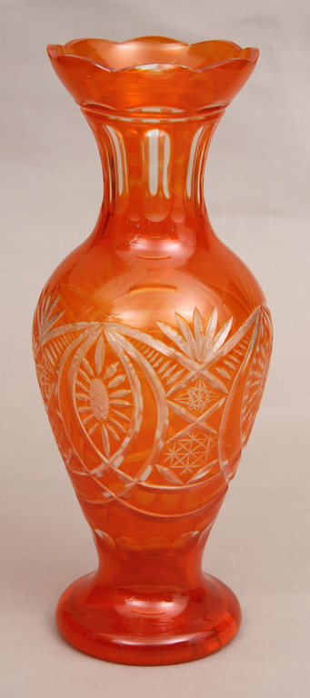 Оранжевая стеклянная ваза