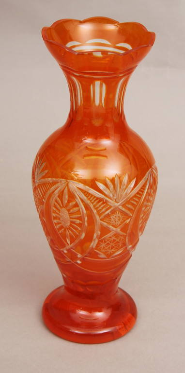 Оранжевая стеклянная ваза