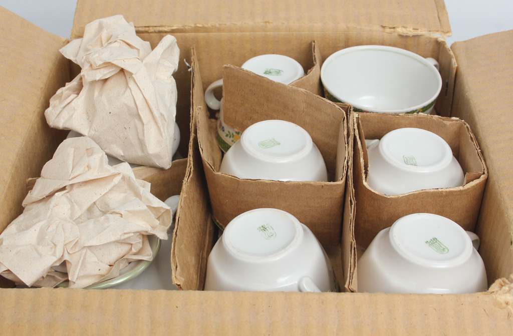 Porcelain set for 6 persons with orignl box