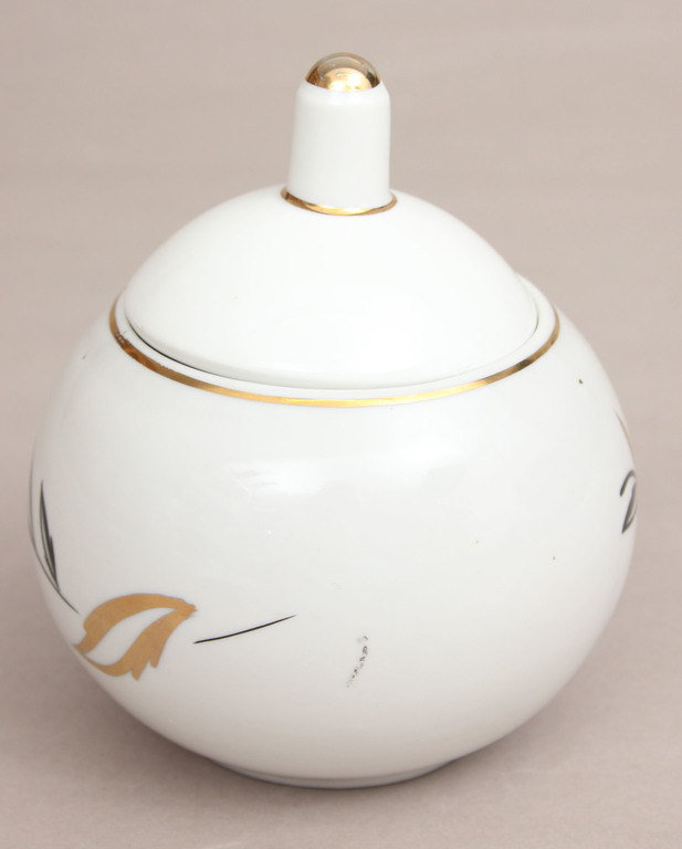 Porcelain vase / dish with lid