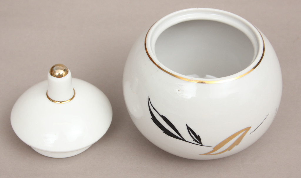 Porcelain vase / dish with lid