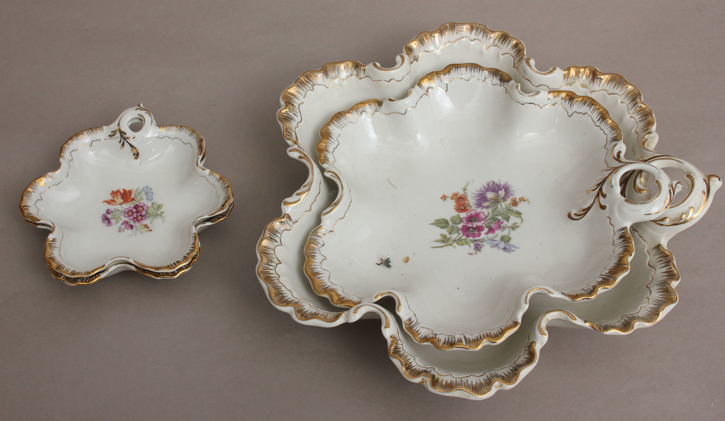 Porcelain serving plates set (4 pcs.)