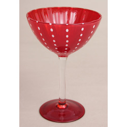 Sarkanā stikla kokteiļu glāze 