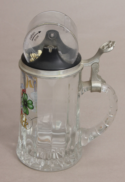 Glass cup with entertaining lid