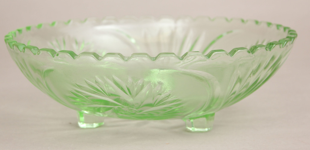 Zaļā stikla servējamais trauks
