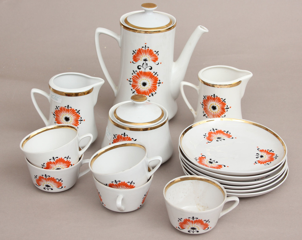 Porcelain set for 6 people