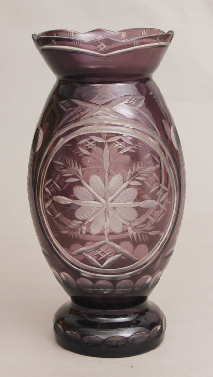 Стеклянная ваза «Латвийские украшения»