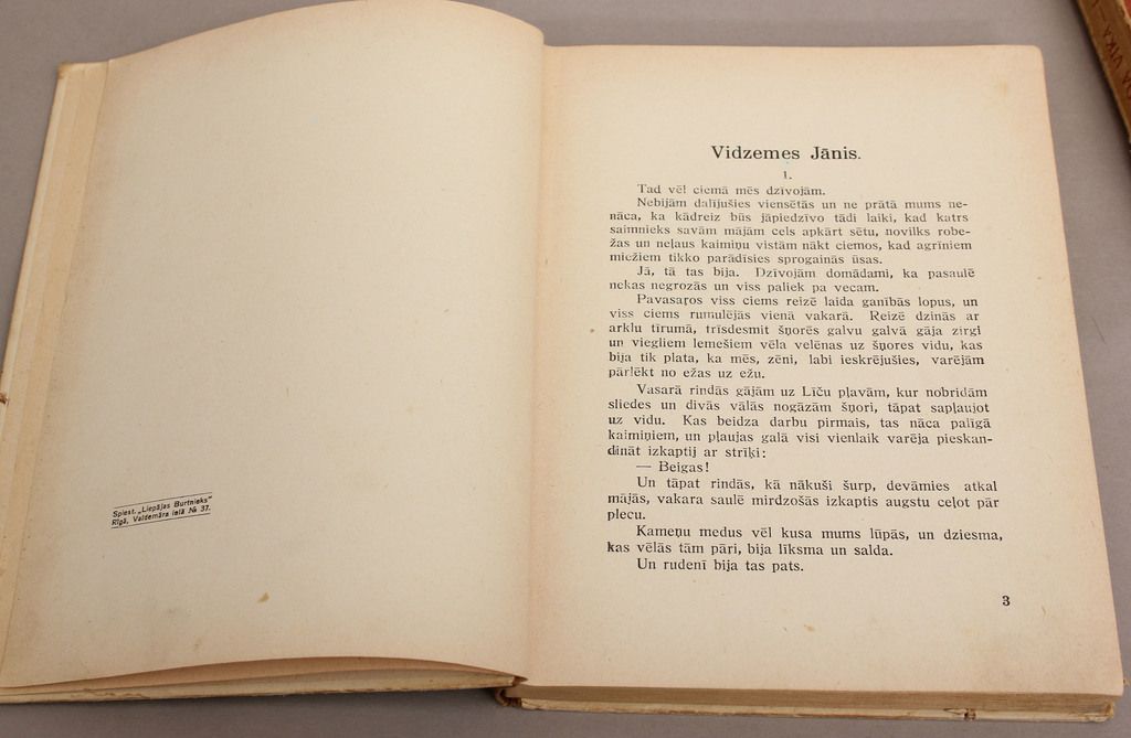 2 grāmatas - Hilda Vīka, Laimīgā dziesma; Alberts Sprūdžs, Zelta lietus