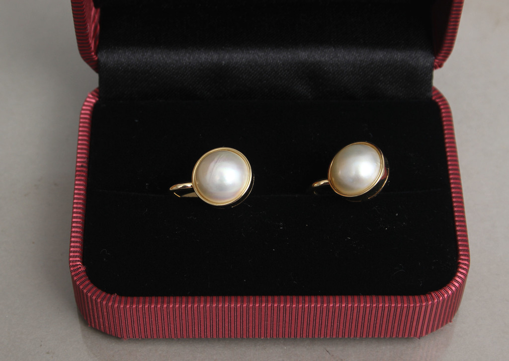Zelta auskari ar pērlēm 