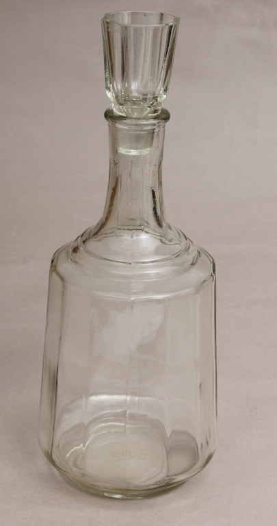 Glass decanter
