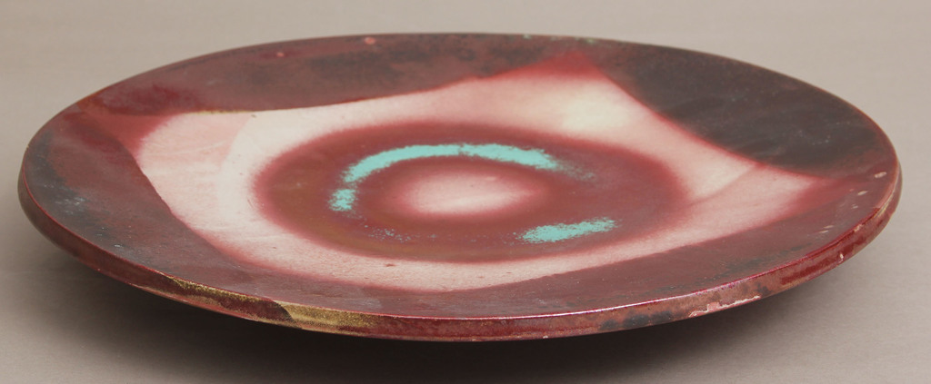 Decorative ceramic plate