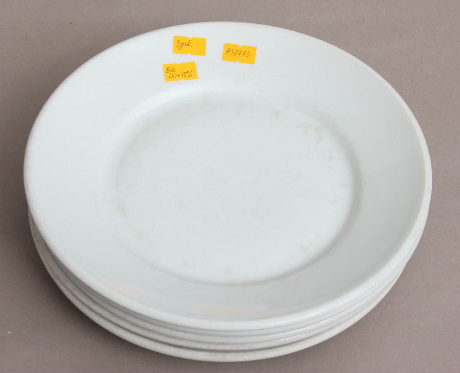 Porcelain plates (5 pieces) with swastika